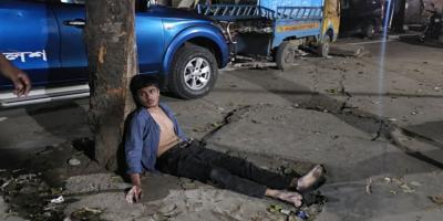 বুয়েটে আবার নির্যাতনের ঘটনা : সেহরি খেতে যাওয়া ঢাবি শিক্ষার্থীকে পিটিয়ে থানায় হস্তান্তর